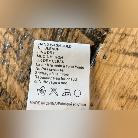 Tiny by Anthropologie Pattern, Sequin and Crochet Top - Picture 6 of 6